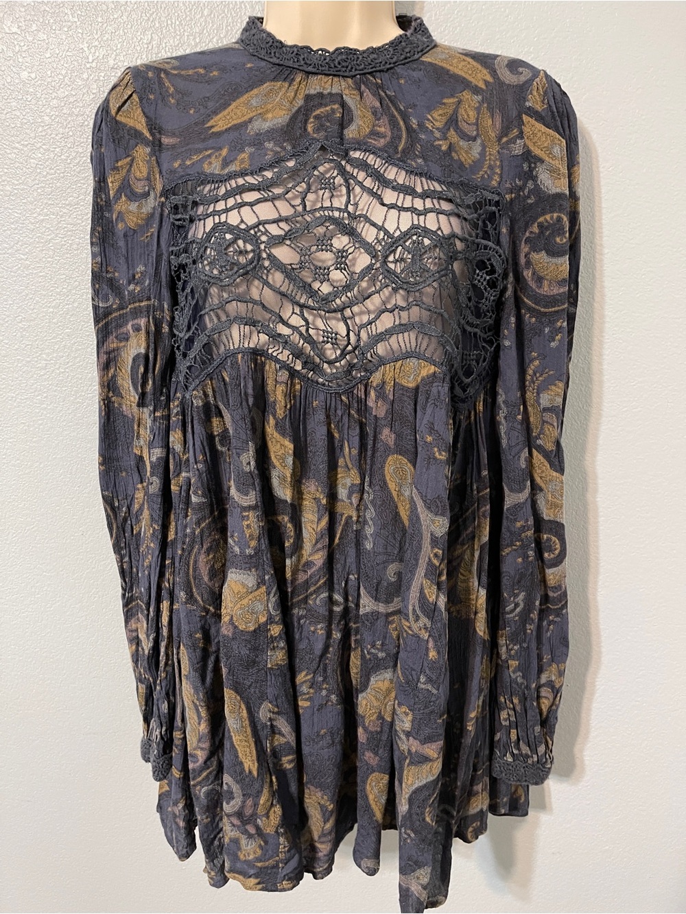 Free People Sweet Thing Mini Dress Paisley Print Open Back Crochet Panel Boho XS - Picture 2 of 8